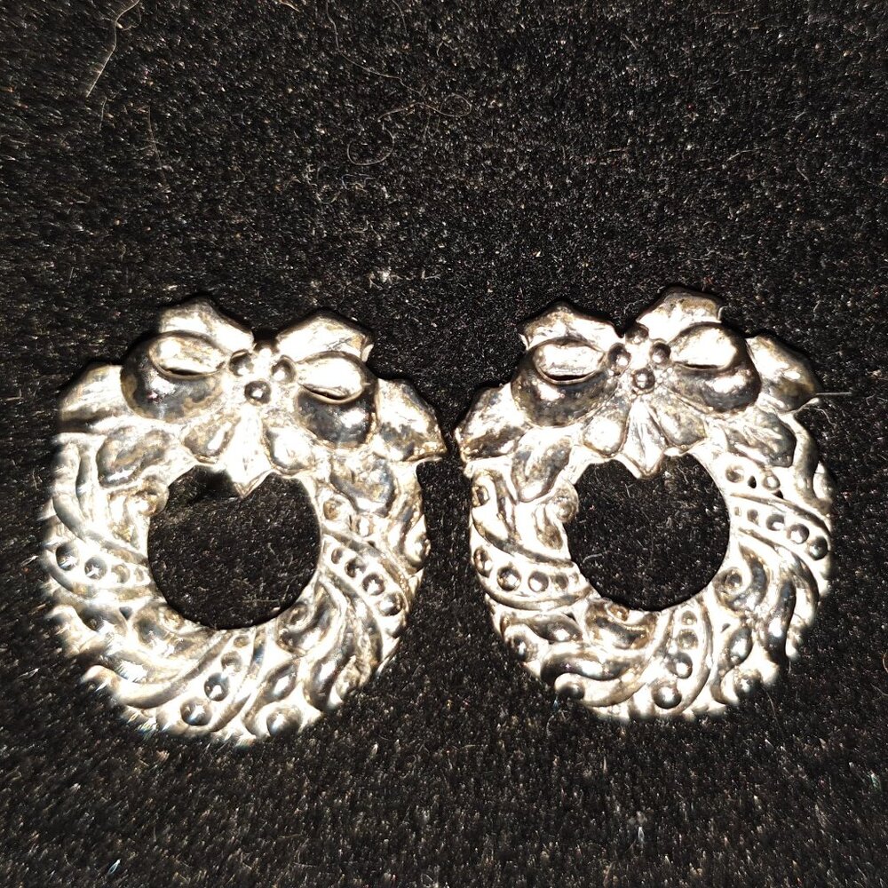 Lovely Vintage 925 Sterling Silver Wreath Solid Stud Earrings